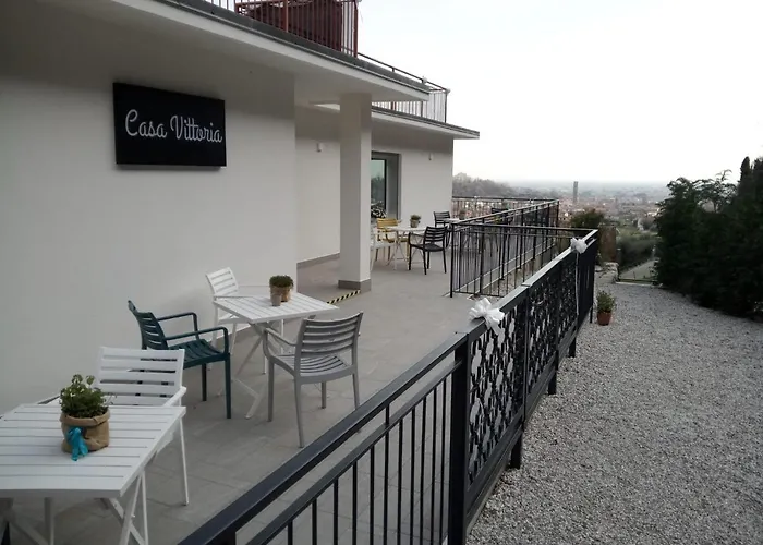 Casa Vittoria Guest House